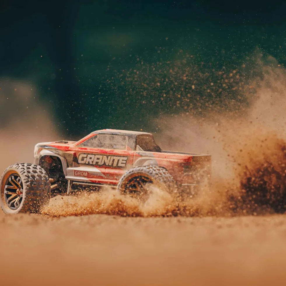 Arrma Granite Grom Mega 380 Brushed 4X4 Monster Truck RTR 1:18 (mit Akku + Lader) rot/weiß