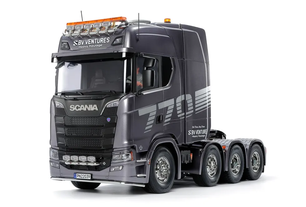Tamiya 56376 Scania 8x4/4 Gun Metal (vorlackiert) Bausatz